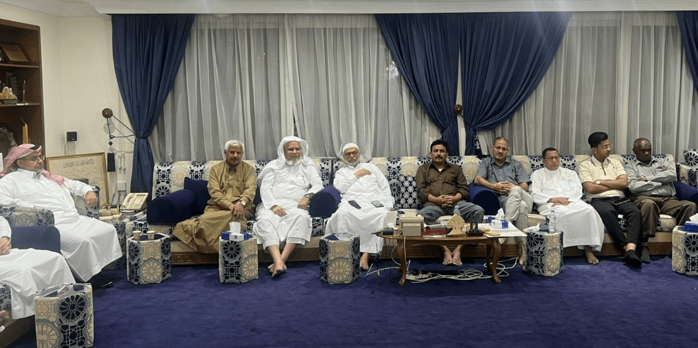 وفد مركز حضرموت يزور الشيخ الفاضل عبدالله أحمد بقشان في بيته العامر بالرياض