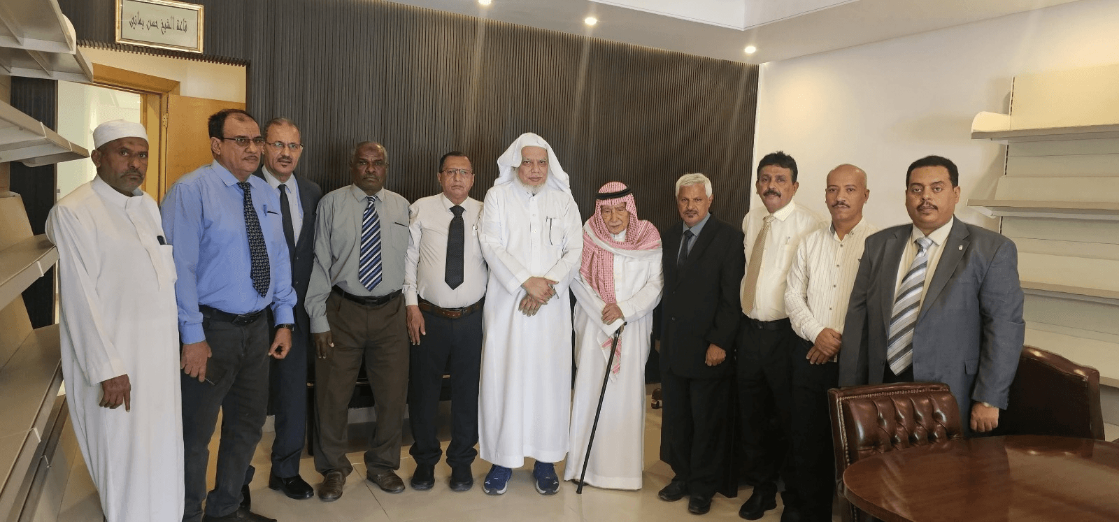 وفد المركز يلتقي في مدينة جدة بالدكتور عباس طاشكندي المحرر الرئيس لموسوعة مكة المكرمة والمدينة المنورة.