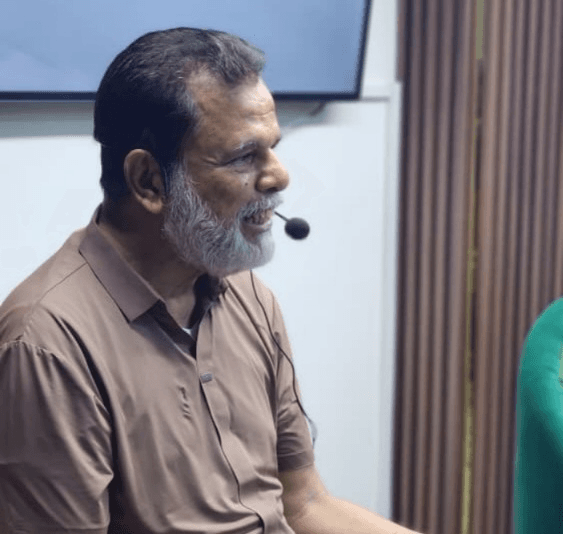 في محاضرة استعرضت مسيرة أحد أبرز أركان التعليم بالوطن .. منتدى “عميد الوفاء” بالمكلا يسلط الضوء على المسيرة التربوية والاجتماعية للراحل السيد علي بن محمد العطاس