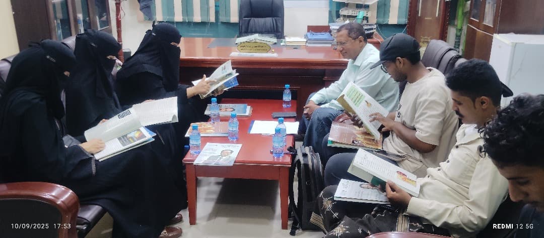 النادي الأدبي الثقافي بجامعة حضرموت يزور مركز حضرموت للدراسات التاريخية والتوثيق والنشر